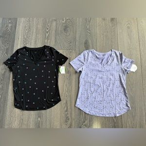 Lot of 2 Ricki's Basics Short Sleeve V-Neck Tee in Paw / Cat Print